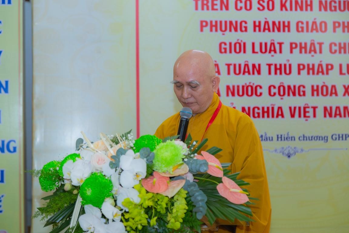 Thượng tọa Thích THông Đức thông qua Nội quy Đại hội Thượng tọa Thích THông Đức thông qua Nội quy Đại hội