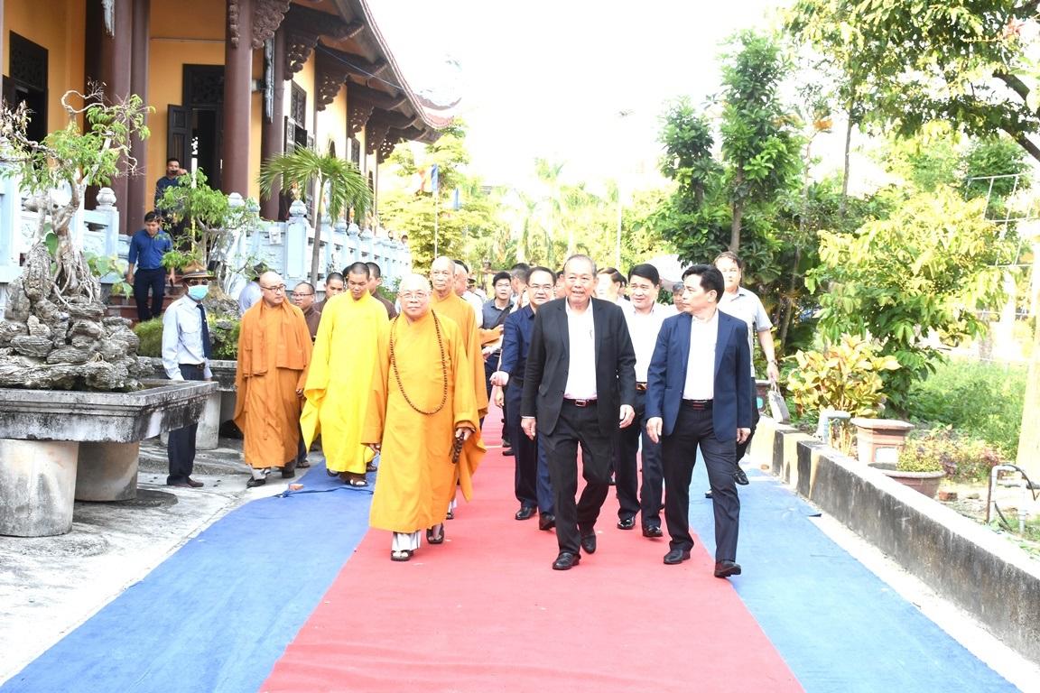 Chư tôn đức Hội đồng Trị sự đón tiếp đoàn Chính phủ Chư tôn đức Hội đồng Trị sự đón tiếp đoàn Chính phủ