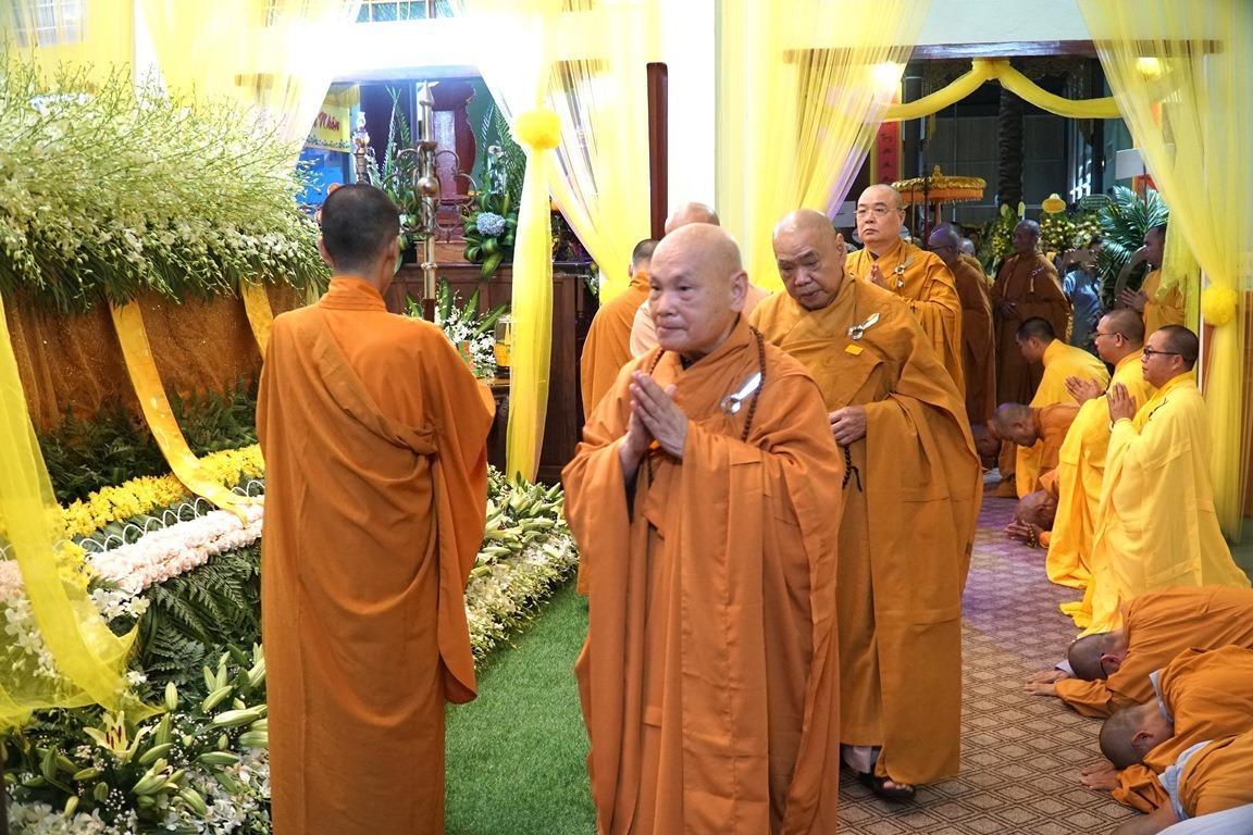 Hòa thượng Chủ tịch nhiễu kim quan Hòa thượng Chủ tịch nhiễu kim quan