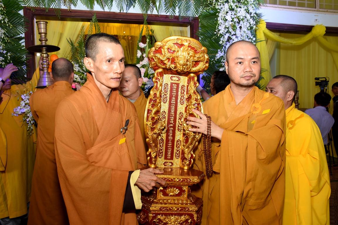 Pháp quyến thỉnh long vị - Ảnh: Ban TTTT Phật giáo Quảng Nam