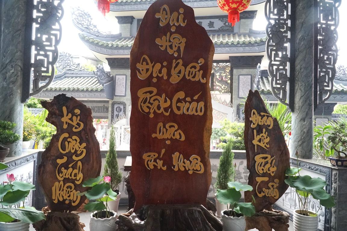 Triển lãm tại sảnh trước hội trường chính Triển lãm tại sảnh trước hội trường chính