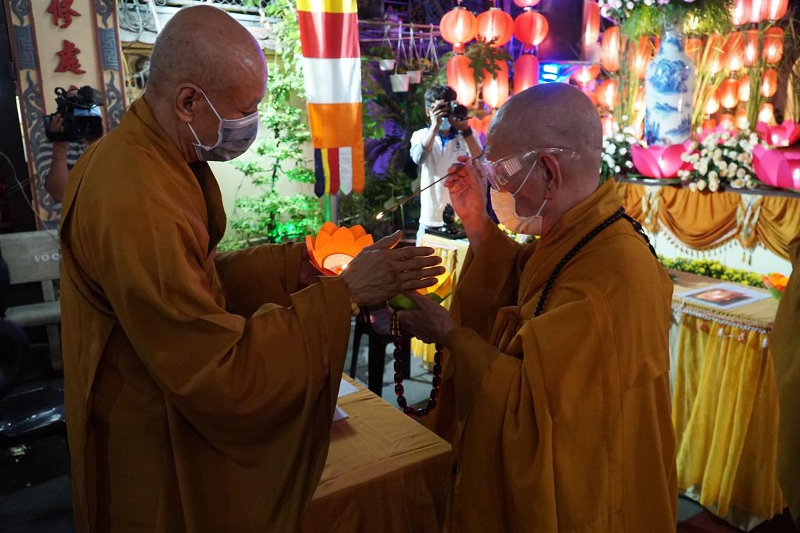 Truyền đăng tục diệm để ánh sáng mầu nhiệm được lưu truyền