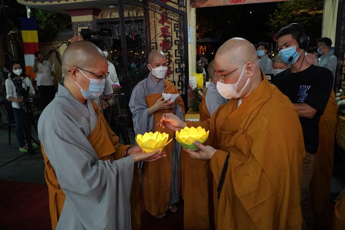 đem đạo mầu truyền cho nhân loại