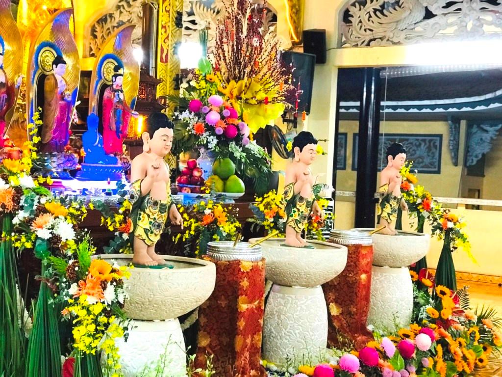 Những không gian Tắm Phật, thực hiện chủ trương không tụ tập tại Quan Âm tu viện