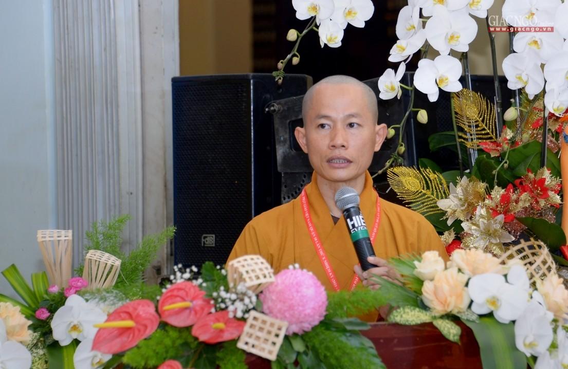 Đại đức Thích Hạnh Đức dẫn chương trình Đại đức Thích Hạnh Đức dẫn chương trình
