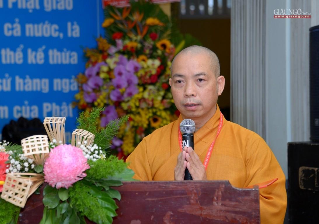 Thượng tọa Thích Quang Thạnh, Phó Thư ký kiêm Chánh Văn phòng Ban Trị sự GHPGVN TP.HCM công bố quyết định và điều hành chương trình tặng Bằng tuyên dương công đức của Ban Thường trực Ban Trị sự Thành phố Thượng tọa Thích Quang Thạnh, Phó Thư ký kiêm Chánh Văn phòng Ban Trị sự GHPGVN TP.HCM công bố quyết định và điều hành chương trình tặng Bằng tuyên dương công đức của Ban Thường trực Ban Trị sự Thành phố