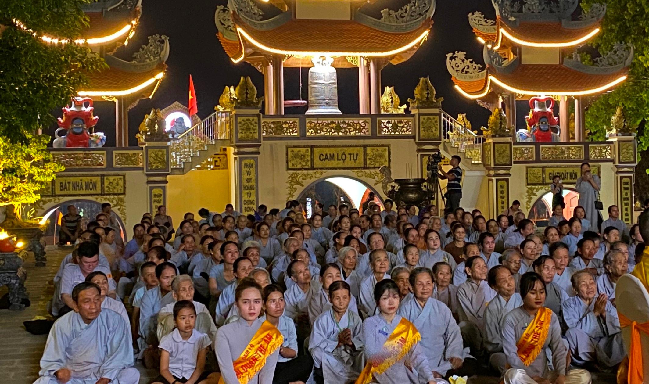 Phật tử tham dự Phật tử tham dự