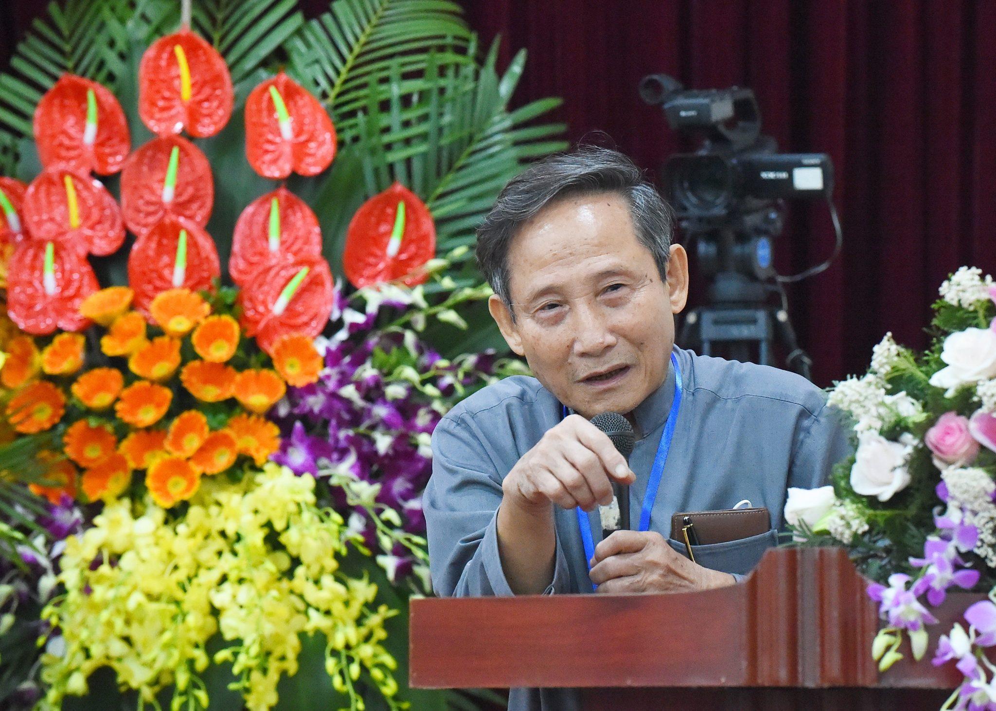 Học giả Lê Mạnh Thát phát biểu