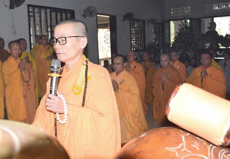 Thượng tọa Thích Minh Nhơn sám chủ - Ảnh: Duy Sang