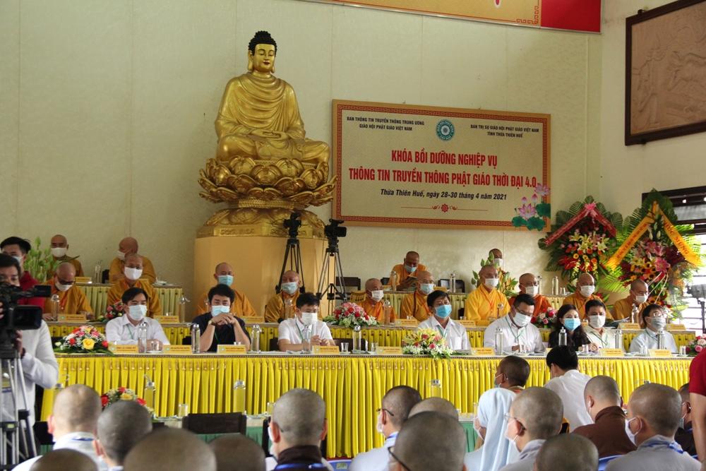 Chư tôn đức chứng minh, quan khách chủ tọa lễ khai mạc