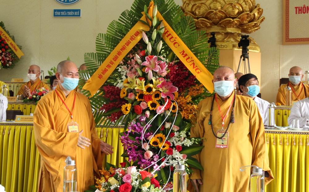 Ban Thường trực Hội đồng Trị sự chúc mừng