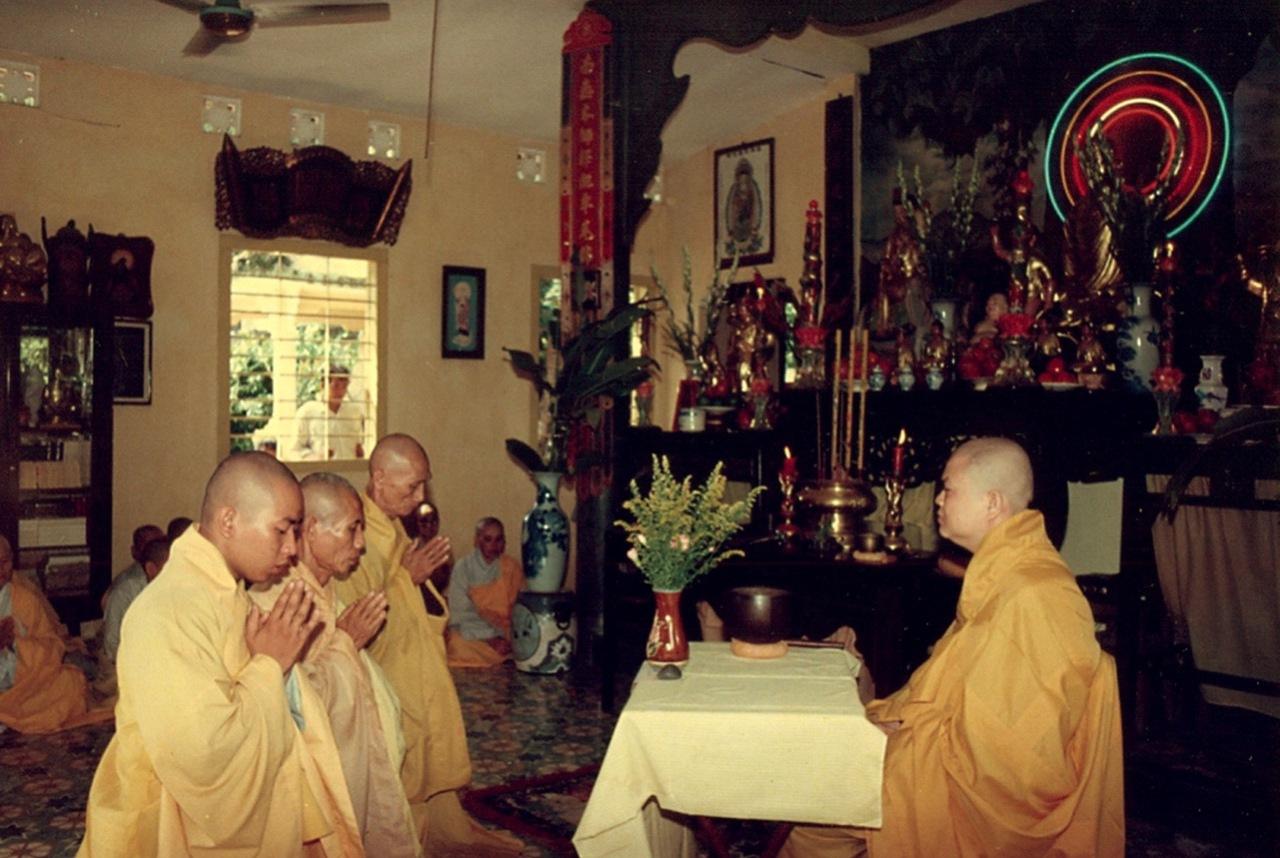 Thượng tọa Thích Minh Phát trong sinh hoạt Tăng sự tại tổ đình Ấn Quang Thượng tọa Thích Minh Phát trong sinh hoạt Tăng sự tại tổ đình Ấn Quang