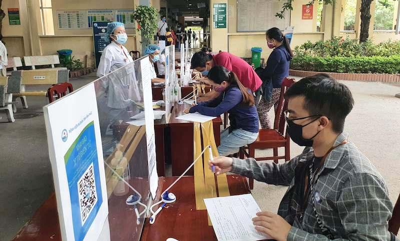 Công nhân được yêu cầu khai báo y tế Công nhân được yêu cầu khai báo y tế