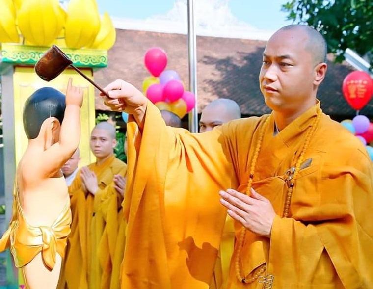 Nghi lễ Tắm Phật trong mùa Phật đản Phật lịch 2564 tại chùa Linh Cảnh (Thanh Hóa) Nghi lễ Tắm Phật trong mùa Phật đản Phật lịch 2564 tại chùa Linh Cảnh (Thanh Hóa)