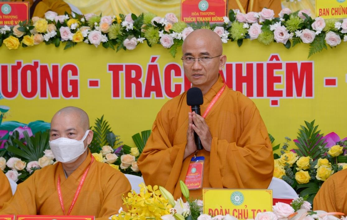 Thượng tọa Thích Thiện Quý cung thỉnh Hòa thượng chứng minh ban đạo từ