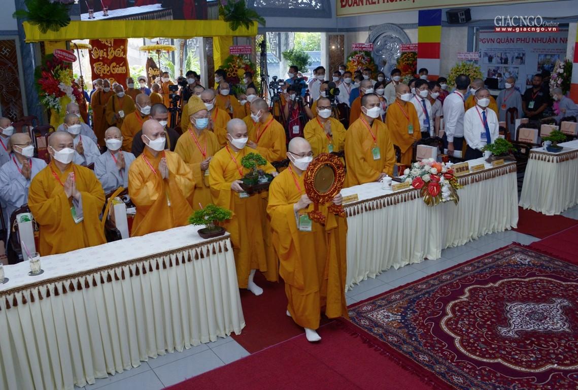 Chư tôn đức quang lâm hội trường