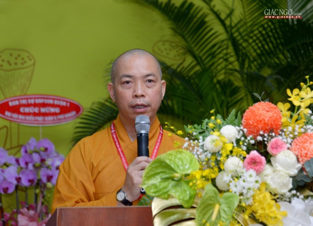 Thượng tọa Thích Quang Thạnh công bố Quyết định tặng Bằng tuyên dương công đức và Bằng công đức của Ban Thường trực Ban Trị sự GHPGVN TP.HCM