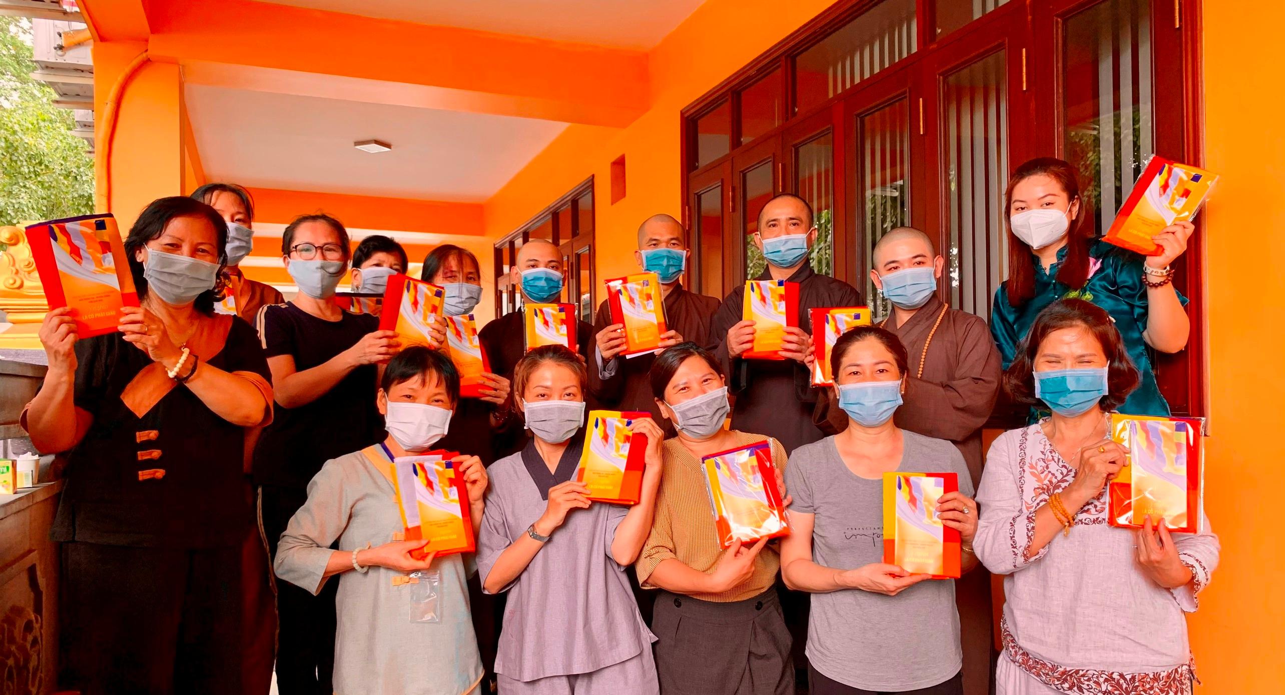 Chung lòng, chung sức nhân rộng niềm vui mừng Phật đản Chung lòng, chung sức nhân rộng niềm vui mừng Phật đản