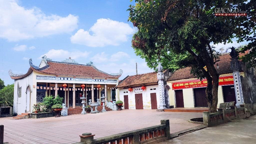 Chùa Phổ Quang được xây dựng trên diện tích đất của đình và đền, của làng Ấp Bá Khê, tạo thành quần thể tâm linh ý nghĩa Chùa Phổ Quang được xây dựng trên diện tích đất của đình và đền, của làng Ấp Bá Khê, tạo thành quần thể tâm linh ý nghĩa