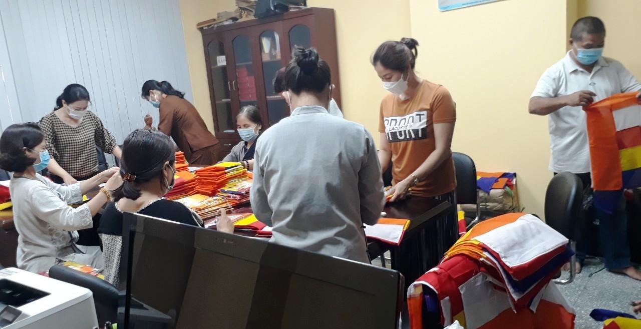 Góp phần nhân niềm hoan hỷ mừng Phật đản - Ảnh: Tổng hợp của Ban TTTT