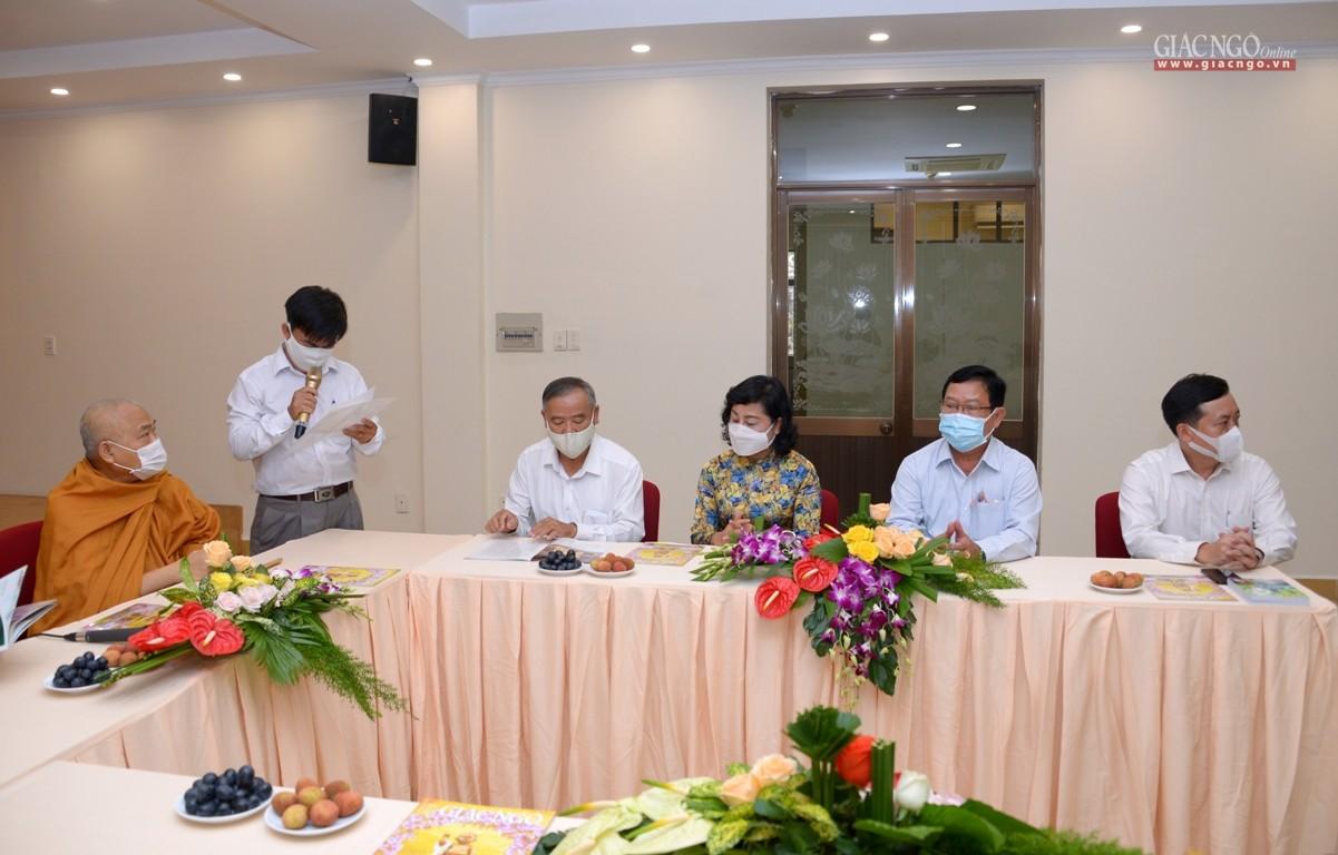 Ông Nguyễn Văn Lượng, Phó Trưởng ban Tôn giáo TP.HCM giới thiệu đoàn Ông Nguyễn Văn Lượng, Phó Trưởng ban Tôn giáo TP.HCM giới thiệu đoàn