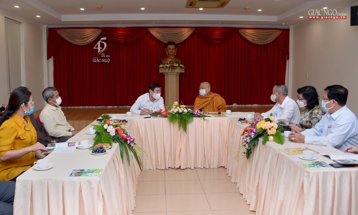 Quang cảnh buổi thăm viếng tại trụ sở tòa soạn Báo Giác Ngộ Quang cảnh buổi thăm viếng tại trụ sở tòa soạn Báo Giác Ngộ
