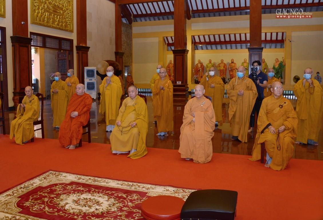 Đây là nghi lễ truyền thống, mở đầu Tuần Đại lễ Phật đản thường lệ Đây là nghi lễ truyền thống, mở đầu Tuần Đại lễ Phật đản thường lệ