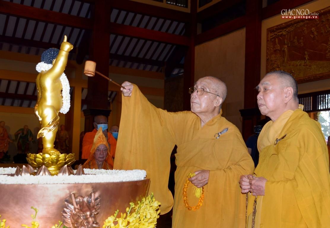 Hòa thượng Thích Tịnh Hạnh Hòa thượng Thích Tịnh Hạnh