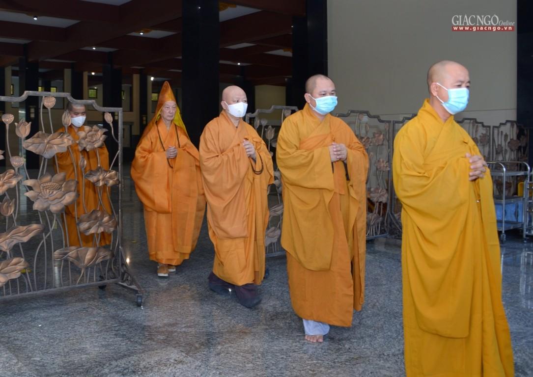 Cung thỉnh chư Hòa thượng