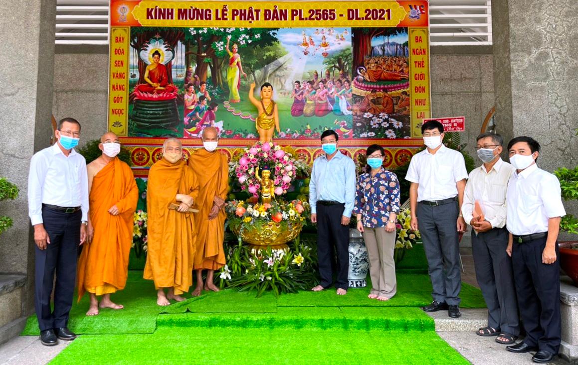 Cùng với chư vị giáo phẩm Hệ phái Khất sĩ Cùng với chư vị giáo phẩm Hệ phái Khất sĩ