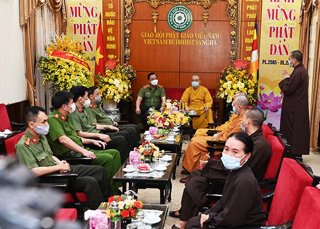 Công an TP.Hà Nội thăm, chúc mừng Phật đản Công an TP.Hà Nội thăm, chúc mừng Phật đản