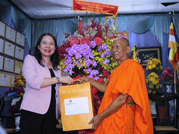 Phó Chủ tịch nước chúc mừng Đại lễ Vesak đến Hòa thượng Thạch Sok Xane Phó Chủ tịch nước chúc mừng Đại lễ Vesak đến Hòa thượng Thạch Sok Xane