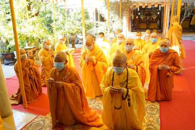 Ban Trị sự GHPGVN tỉnh Thừa Thiên Huế viếng tang