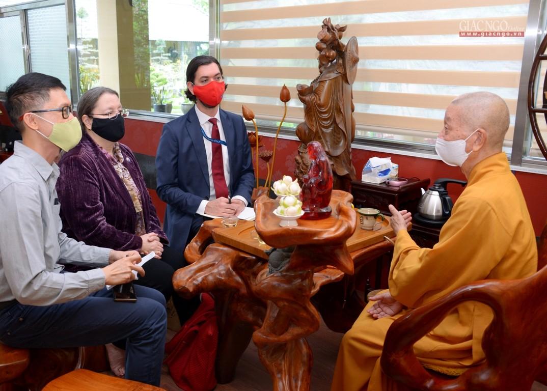 Trưởng lão Hòa thượng Thích Trí Quảng chia sẻ tại buổi thăm Trưởng lão Hòa thượng Thích Trí Quảng chia sẻ tại buổi thăm