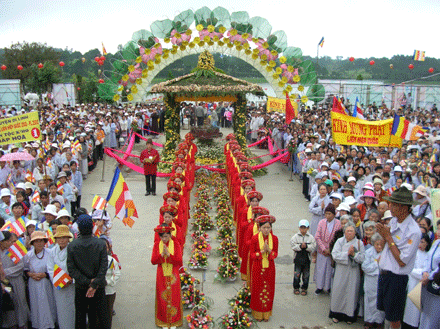 Lâm Đồng: Đại Lễ Phật Đản của thành phố hoa