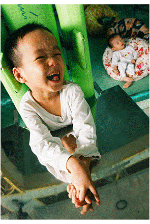 TP Hồ Chí Minh: "Những nẻo đường trẻ thơ" ảnh 5 Tre-em-Khuyet-tat.gif