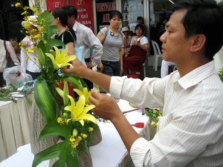 Phóng sự ảnh : Trong “ vòng tay yêu thương ” ảnh 9 anh-10.gif