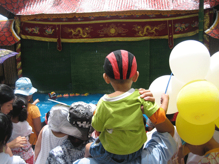 Phóng sự ảnh : Trong “ vòng tay yêu thương ” ảnh 6 anh-6.gif