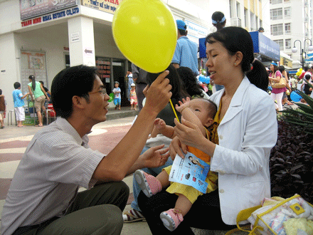 Phóng sự ảnh : Trong “ vòng tay yêu thương ” ảnh 7 anh-7.gif