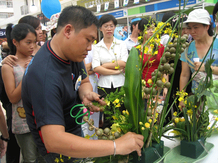 Phóng sự ảnh : Trong “ vòng tay yêu thương ” ảnh 8 anh-9.gif