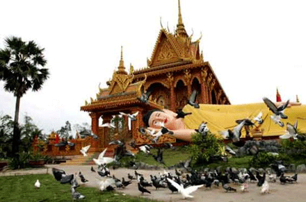 Rực rỡ Monivongsa Bopharam
