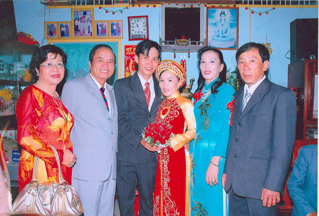Bạn Trần Minh Quốc và Trần Thị Ánh Tuyết trong ngày cưới