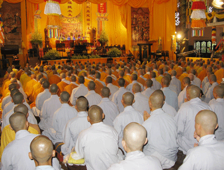 Giới luật luôn là lẽ sống của người học Phật ảnh 1 hueluu-11.gif