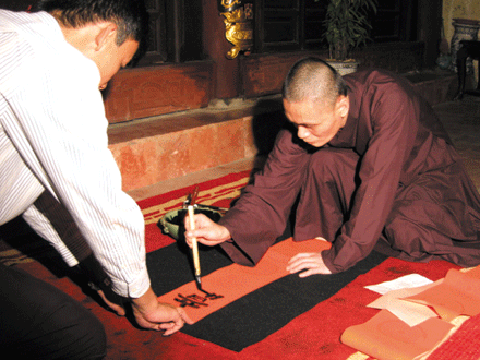 Chùa Hương đêm trừ tịch ảnh 1 chuahuong-3.gif