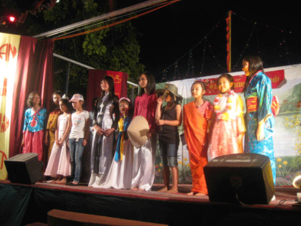 GĐPT Pháp Hoa tham gia các hoạt động đón Tết Kỷ Sửu-2009 ảnh 3 gdptph-3.gif