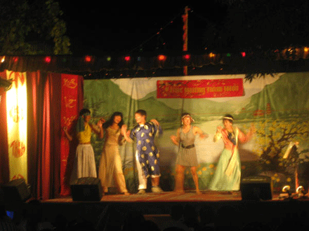 GĐPT Pháp Hoa tham gia các hoạt động đón Tết Kỷ Sửu-2009 ảnh 4 gdptph-4.gif