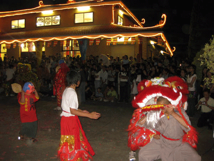 GĐPT Pháp Hoa tham gia các hoạt động đón Tết Kỷ Sửu-2009 ảnh 10 gdptph10.gif