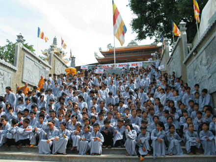 DakLak: Chùa Phổ Minh tổ chức khóa tu mùa hè cho giới trẻ lần thứ II-2009 ảnh 14 chupanh.gif