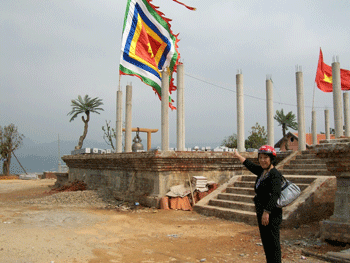 Những kiểu “ăn cướp” đất đền chùa - Kỳ II: Lén lút đưa “hòm công đức” vào rút trộm tiền ảnh 1