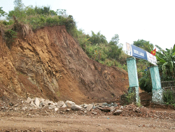 Những kiểu “ăn cướp” đất đền chùa - Kỳ III: Phá hoại Khu văn hóa tâm linh bằng mọi cách ảnh 2 Những kiểu “ăn cướp” đất đền chùa - Kỳ III: Phá hoại Khu văn hóa tâm linh bằng mọi cách ảnh 2